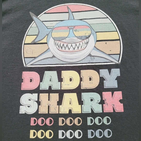 BABY SHARK Men's Daddy Shark Doo Doo Doo T-shirt BLACK 100% Cotton Size 2XL - Picture 2 of 9